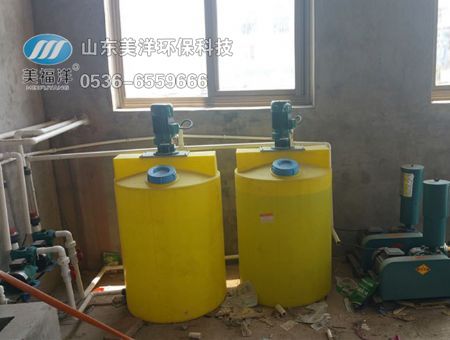 點擊查看詳細(xì)信息<br>標(biāo)題：半自動加藥裝置 閱讀次數(shù)：3886